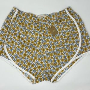 NWT Ann Mashburn Short in Blue Astell Liberty of London fabric. Size medium.